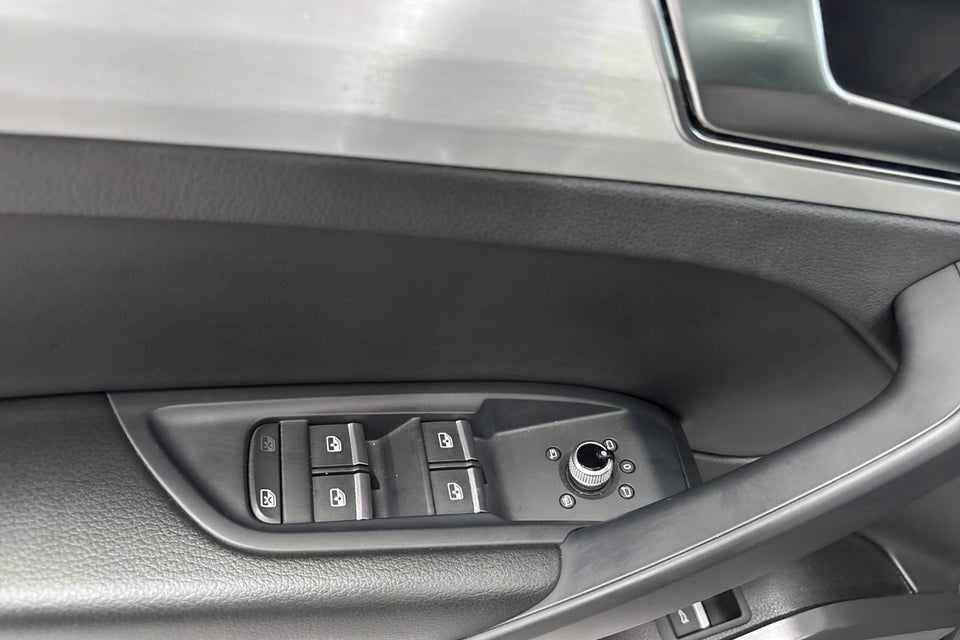 Audi Q5 50 TFSi e S-line quattro S-tr. 5d