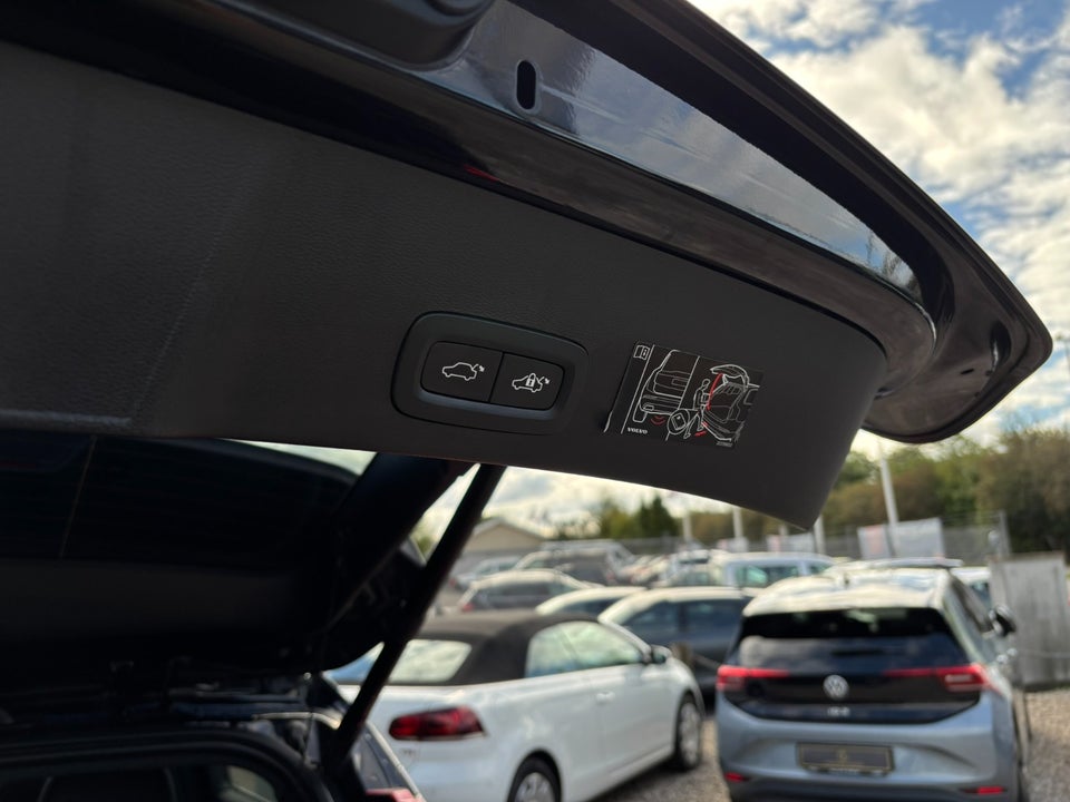 Volvo XC40 P8 ReCharge Twin R-Design 5d