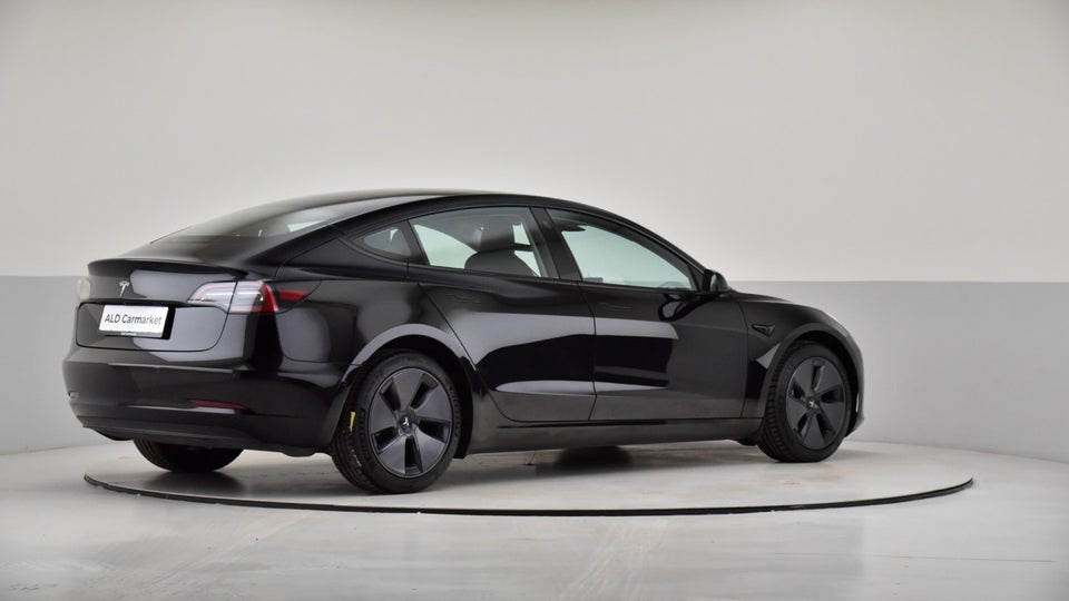 Tesla Model 3 Long Range AWD 4d