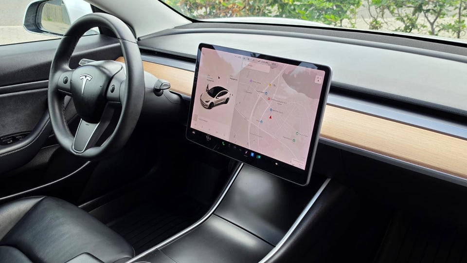 Tesla Model 3 Long Range AWD 4d