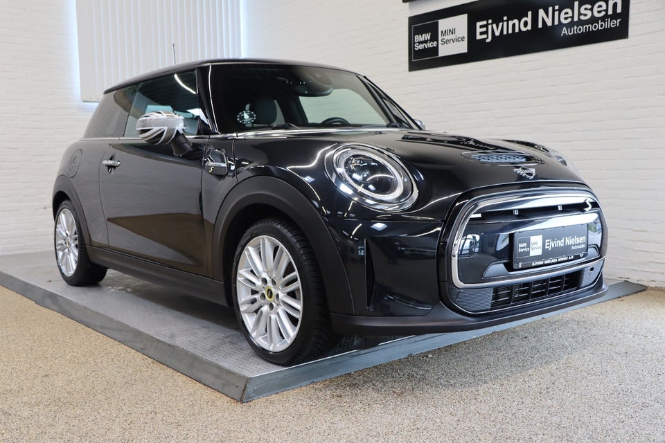 MINI Cooper SE Classic Trim 3d