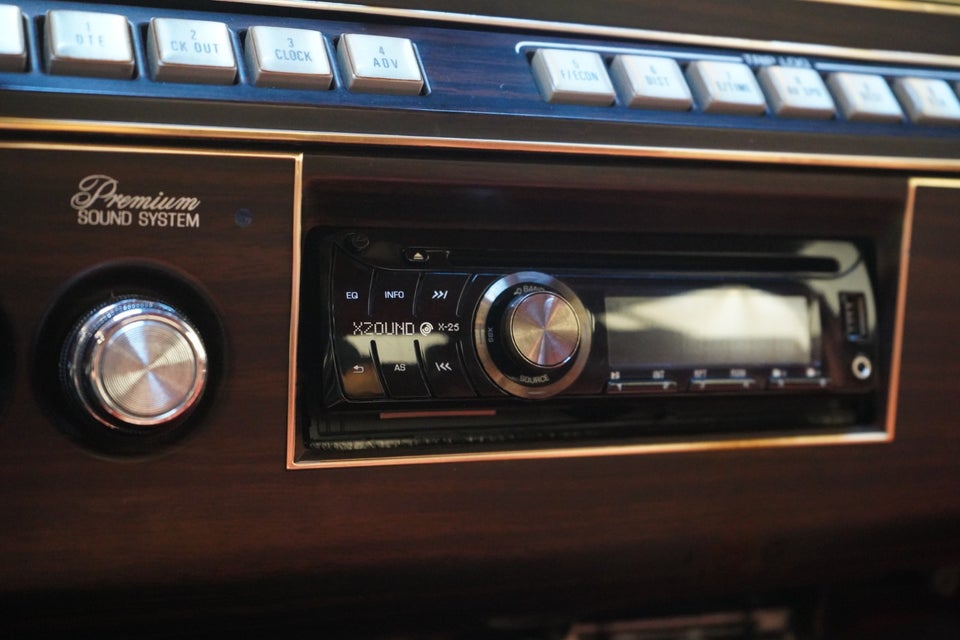 Ford Lincoln Continental 5,0 Mark VI Signature Series aut. 4d