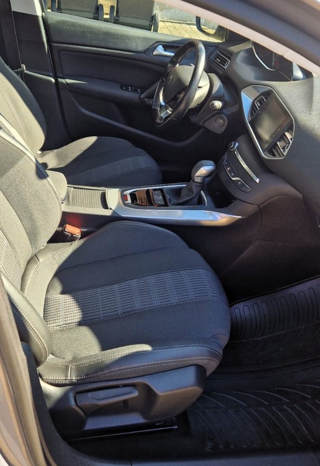 Peugeot 308 1,6 BlueHDi 120 Allure SW EAT6 5d