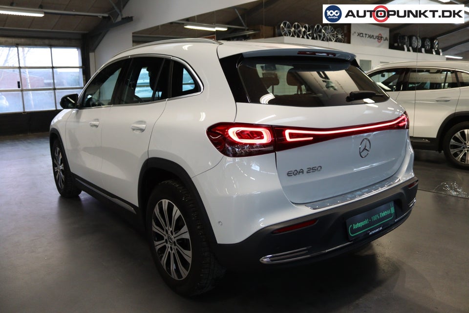Mercedes EQA250 5d