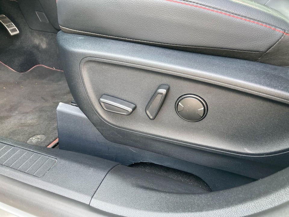 Ford Kuga 2,5 PHEV ST-Line X CVT 5d