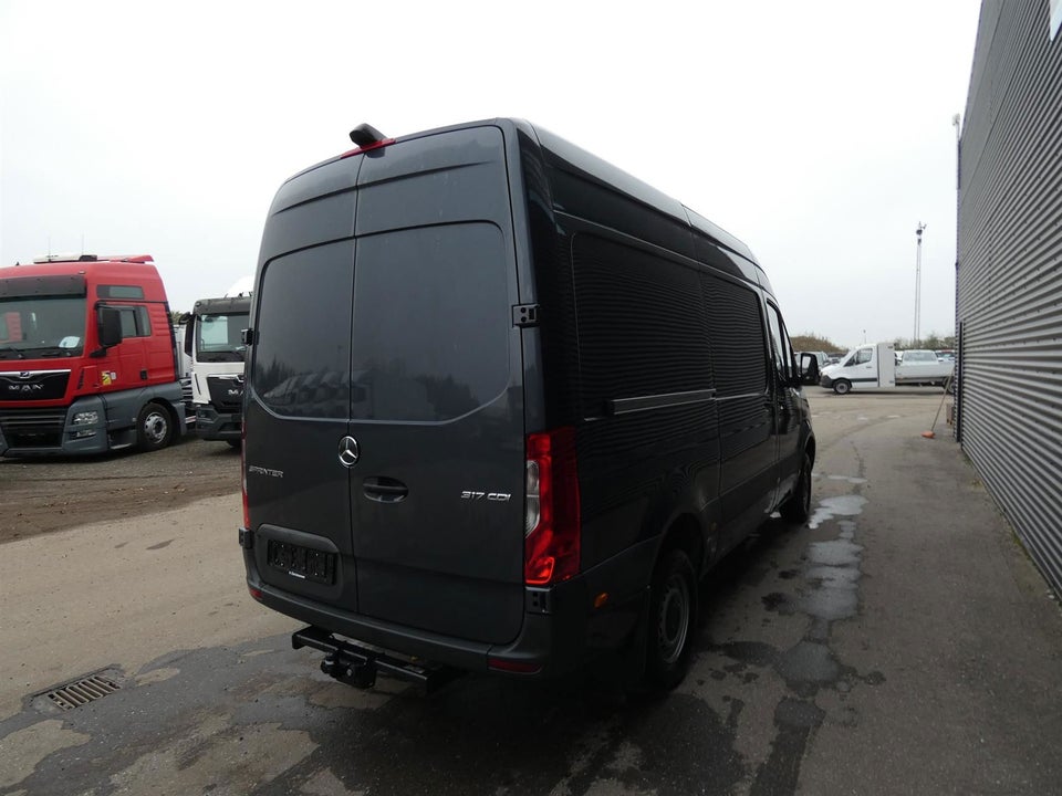 Mercedes Sprinter 317 2,0 CDi A2 Kassevogn aut. RWD