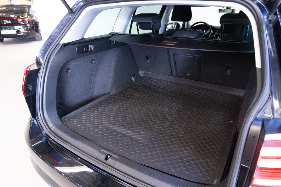 VW Golf VII 1,5 TSi 150 Highline Variant 5d