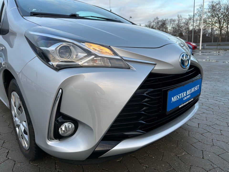 Toyota Yaris 1,5 Hybrid H2 Limited e-CVT 5d