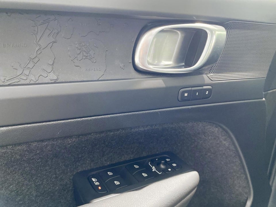 Volvo EX40 Extended Range Plus 5d