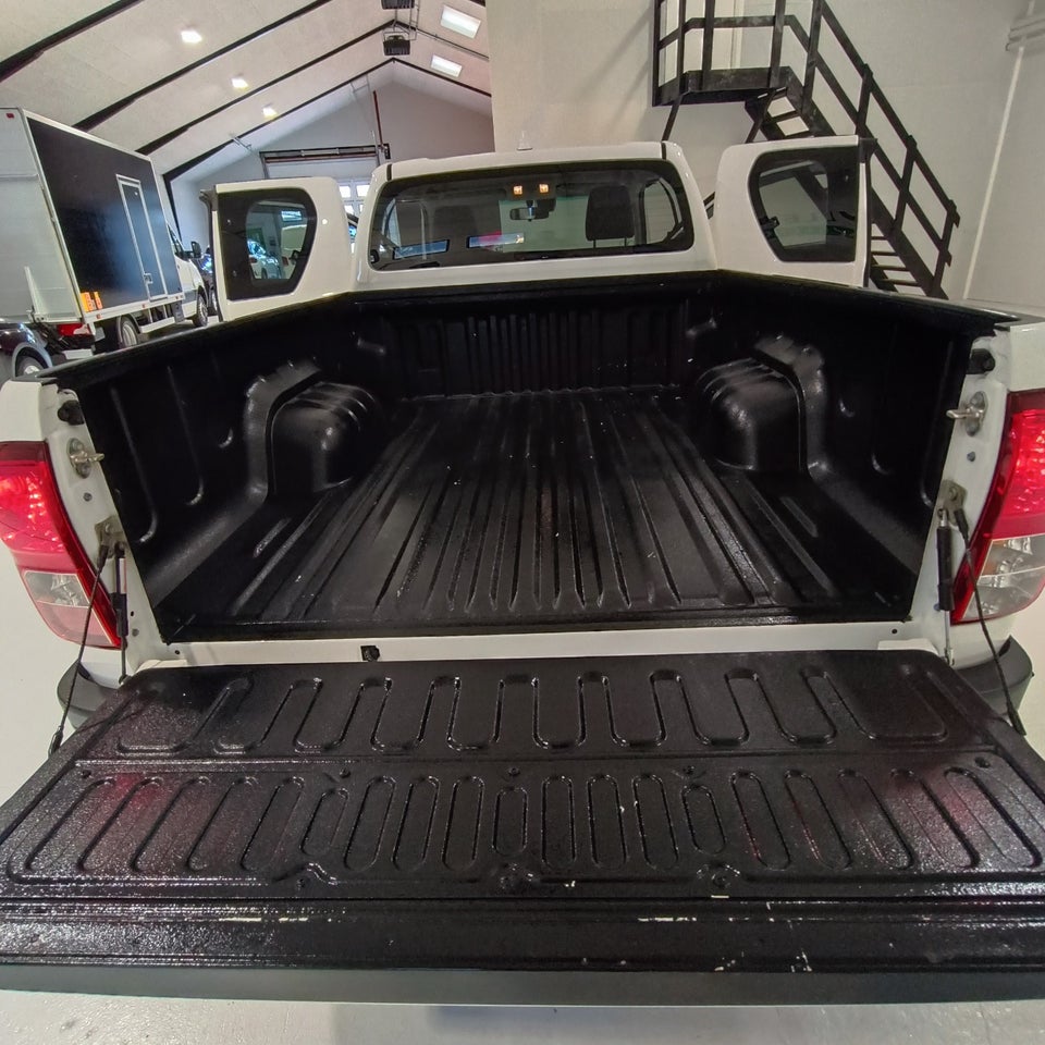 Toyota HiLux 2,4 D T3 Ex.Kab aut. 4d