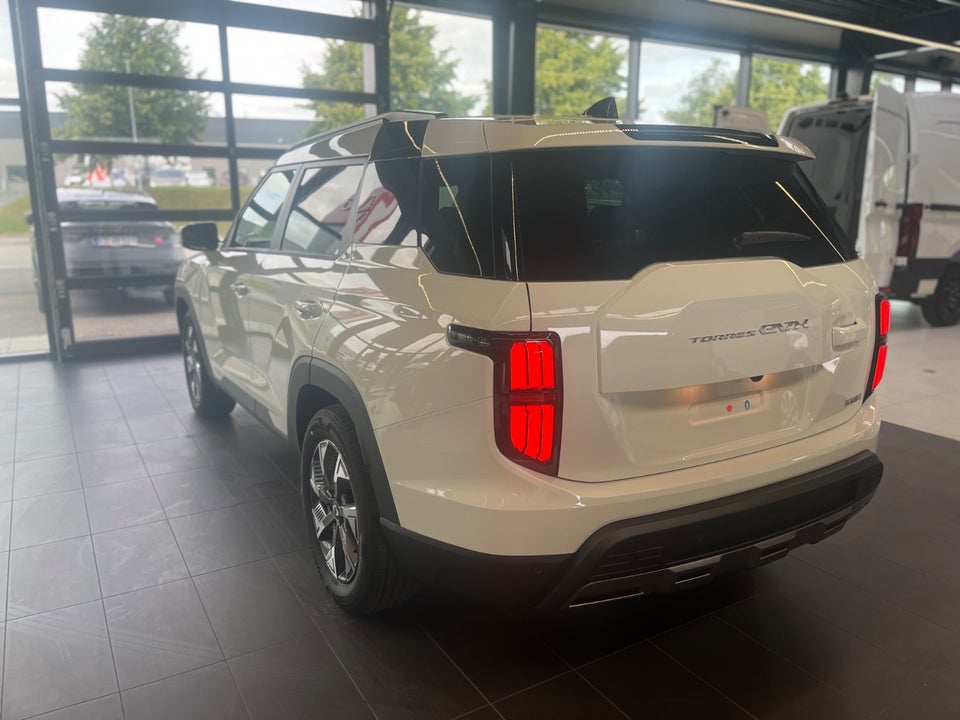 KGM Torres EVX Exclusive 5d