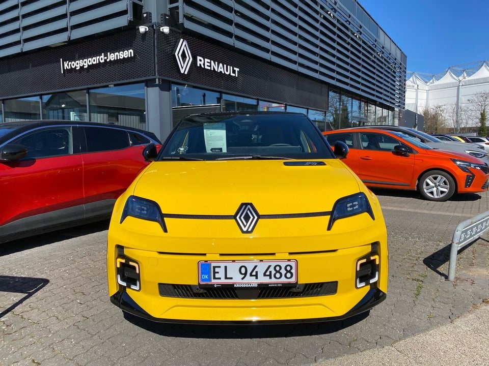 Renault 5 E-Tech 52 Iconic 5d