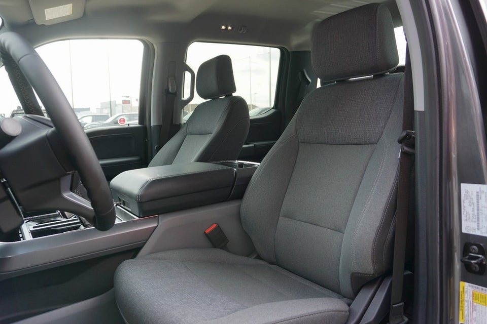 Ford F-150 Lightning XLT Standard Range 4d