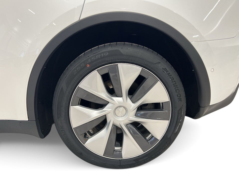 Tesla Model Y Long Range AWD 5d