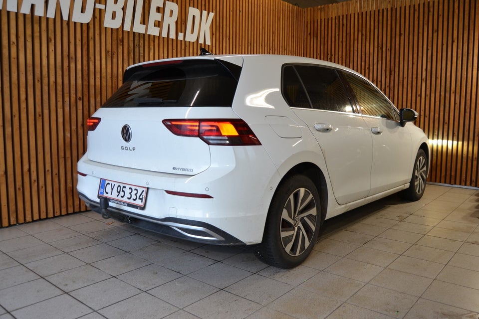 VW Golf VIII 1,4 eHybrid DSG 5d