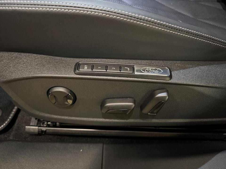 Ford Explorer 84 Premium Extended Range AWD 5d