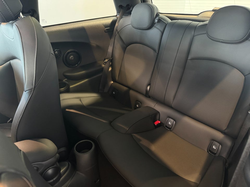 MINI Cooper SE Classic 3d