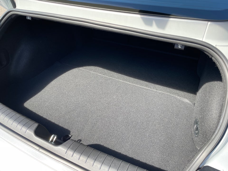 Hyundai Ioniq 6 77 Essential 4d