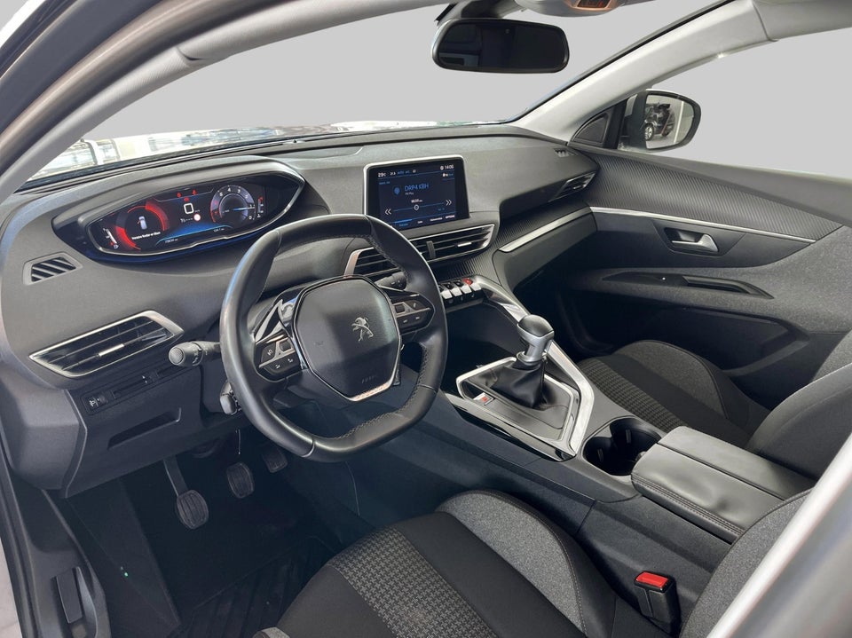 Peugeot 3008 1,2 e-THP 130 Active 5d