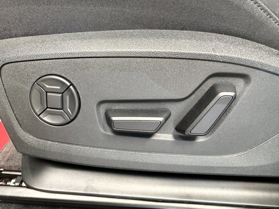 Audi Q6 e-tron S-line quattro 5d