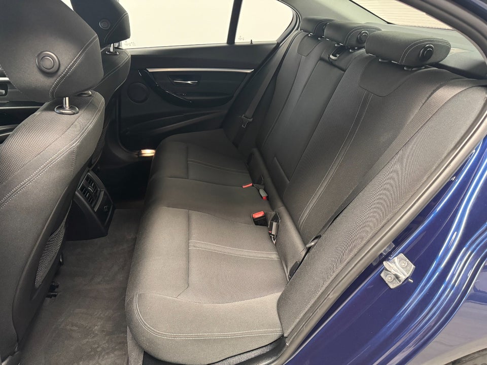 BMW 320i 2,0 Sport Line aut. 4d