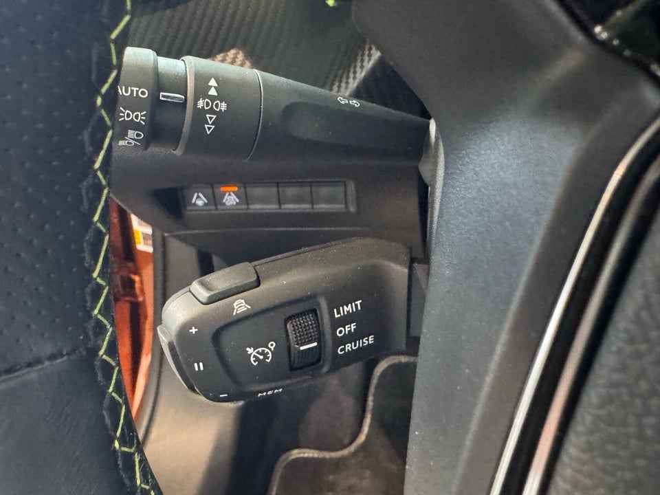 Peugeot e-2008 50 GT Sky 5d