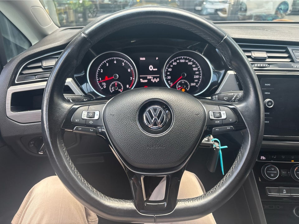 VW Touran 1,5 TSi 150 Comfortline Family DSG 7prs 5d