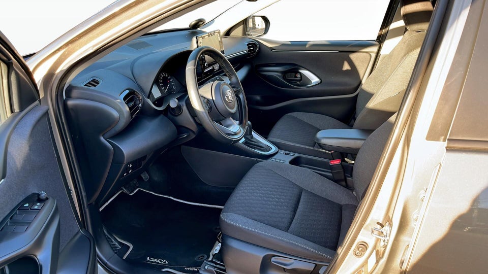 Toyota Yaris 1,5 Hybrid Active Tech e-CVT 5d
