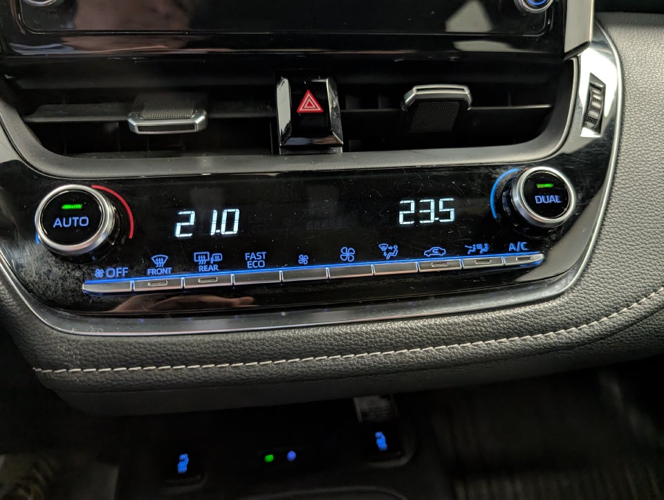 Toyota Corolla 1,8 Hybrid H3 Smart Touring Sports MDS 5d