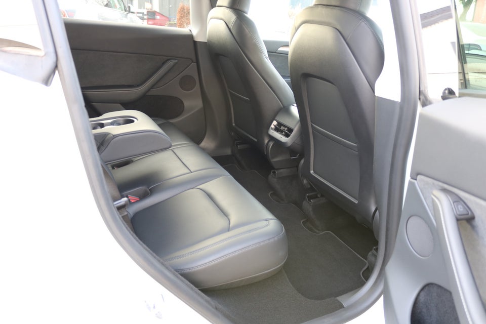 Tesla Model Y Long Range AWD 5d