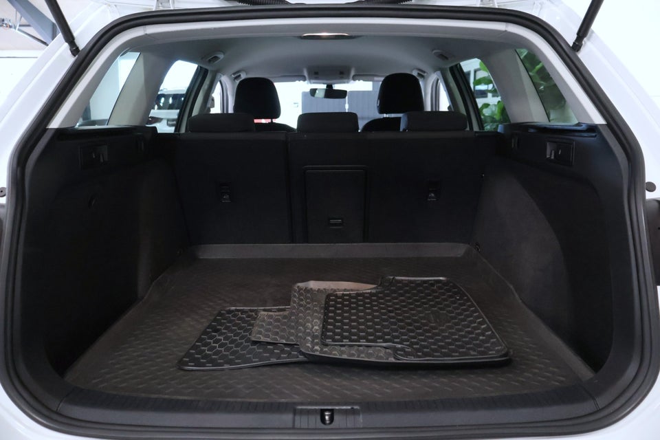 VW Golf VII 1,5 TSi 130 Comfortline Variant 5d