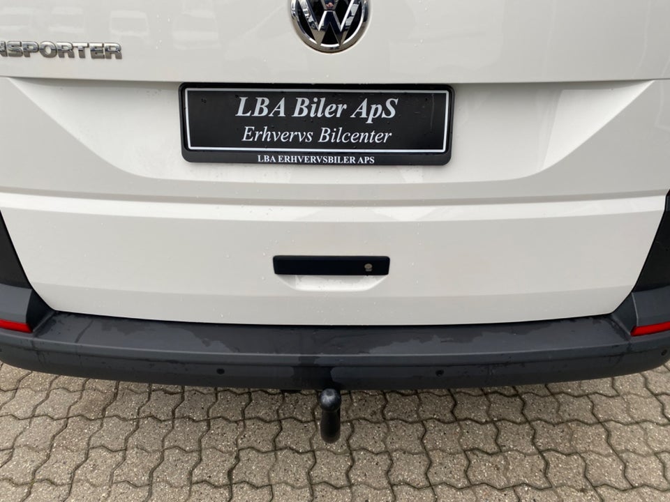 VW Transporter 2,0 TDi 110 Kassevogn lang