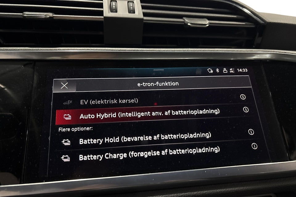 Audi Q3 45 TFSi e Attitude plus S-tr. 5d