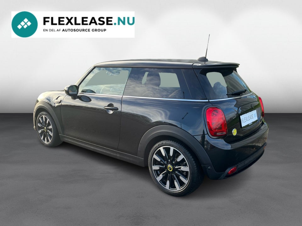 MINI Cooper SE Essential 3d
