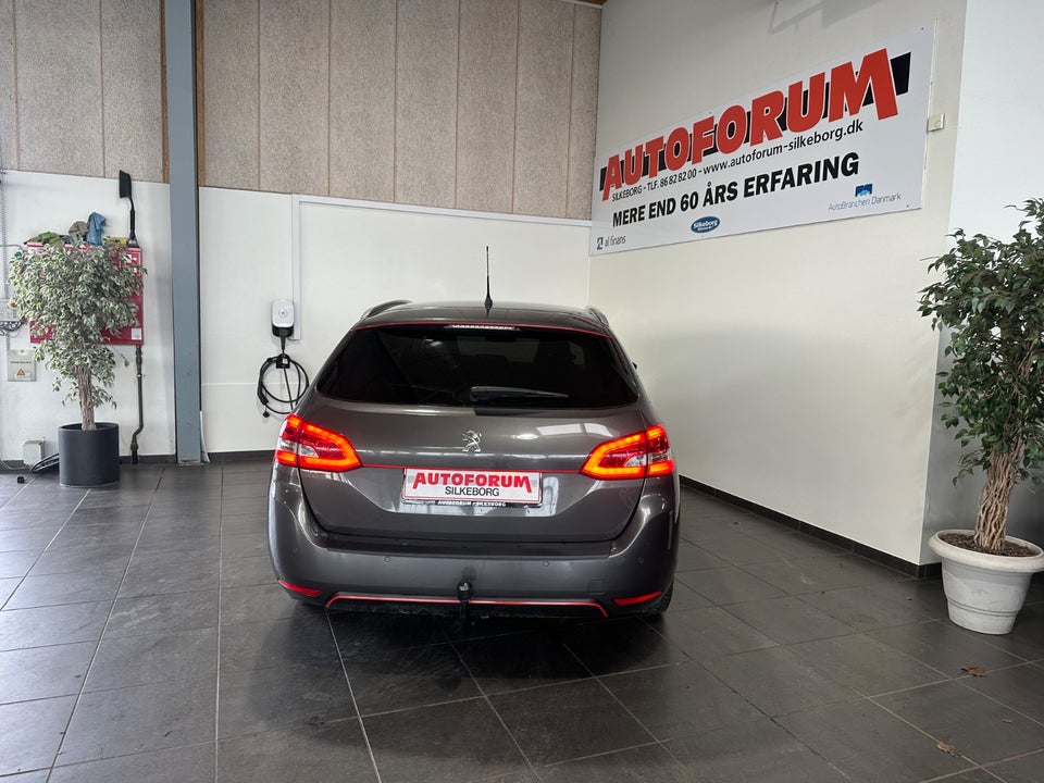 Peugeot 308 1,5 BlueHDi 130 Selection Sky SW 5d