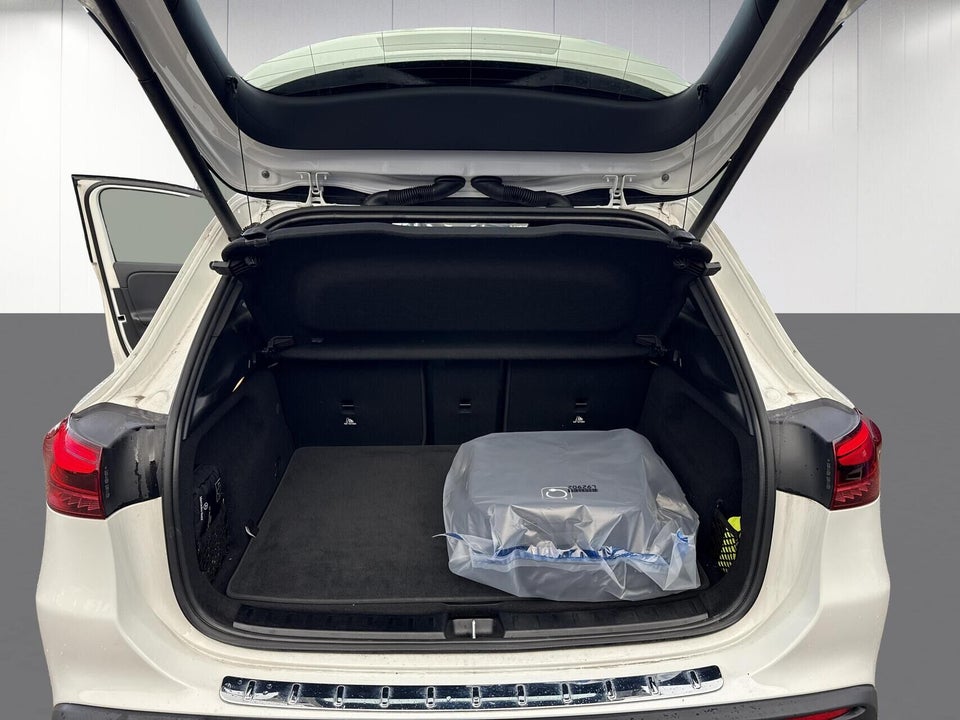 Mercedes EQA300 Progressive 4Matic 5d