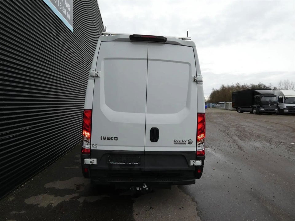 Iveco Daily 2,3 35S16 12m³ Van AG8