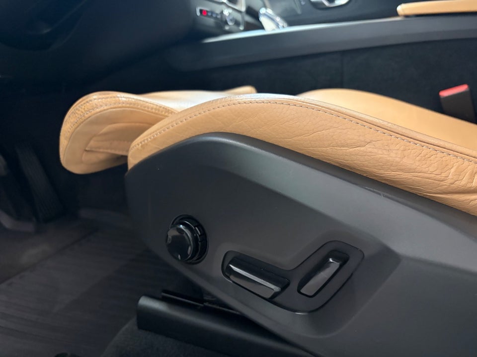 Volvo XC60 2,0 T8 ReCharge Inscription aut. AWD 5d