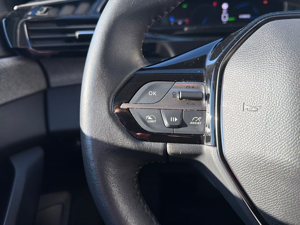 Peugeot 308 1,6 Hybrid First Selection+ SW EAT8 5d