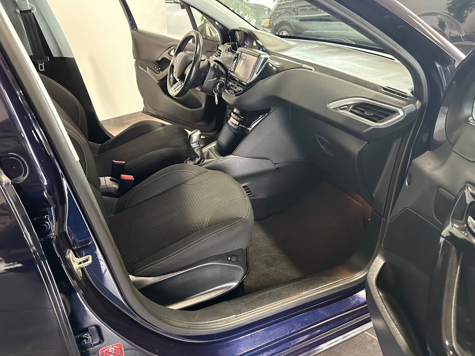 Peugeot 208 1,6 BlueHDi 100 Desire Sky 5d