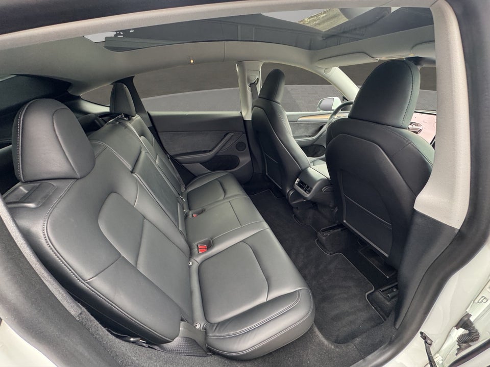 Tesla Model Y RWD 5d