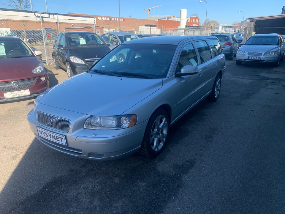Volvo V70 2,4 140 5d