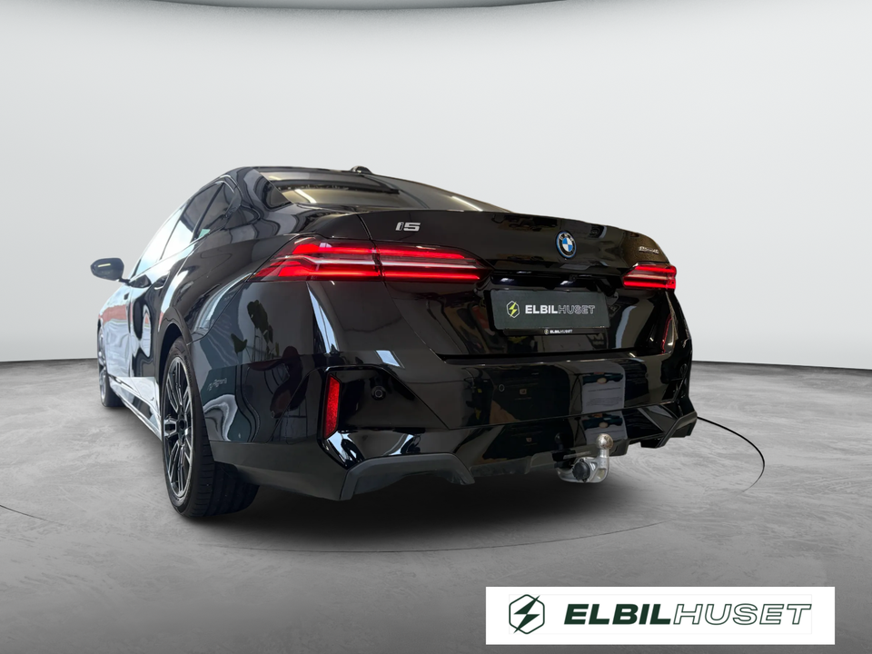 BMW i5 eDrive40 M-Sport 4d