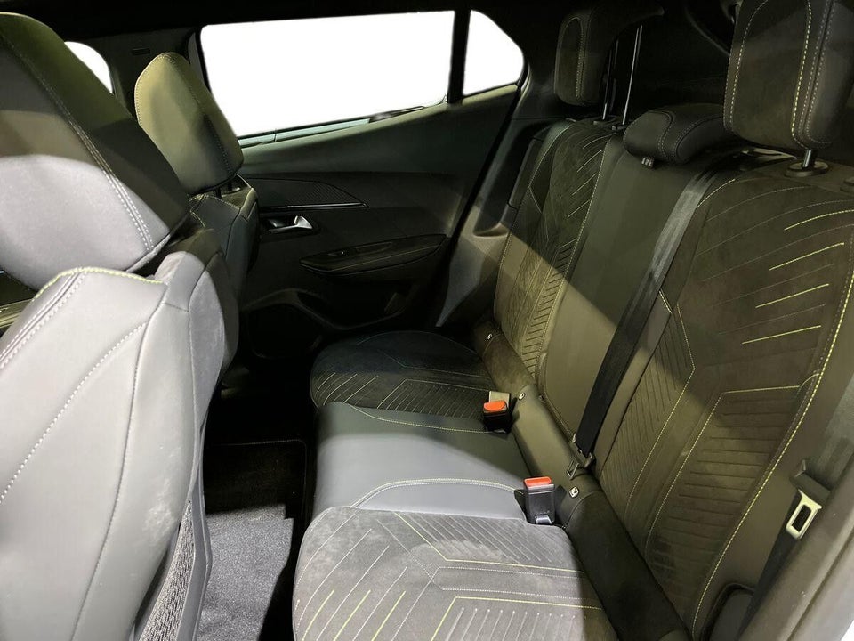 Peugeot e-2008 54 GT Sky 5d