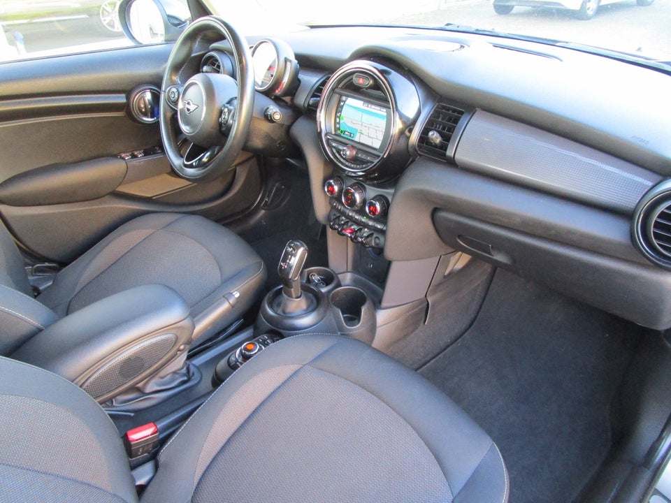 MINI Cooper 1,5 Essential aut. 5d