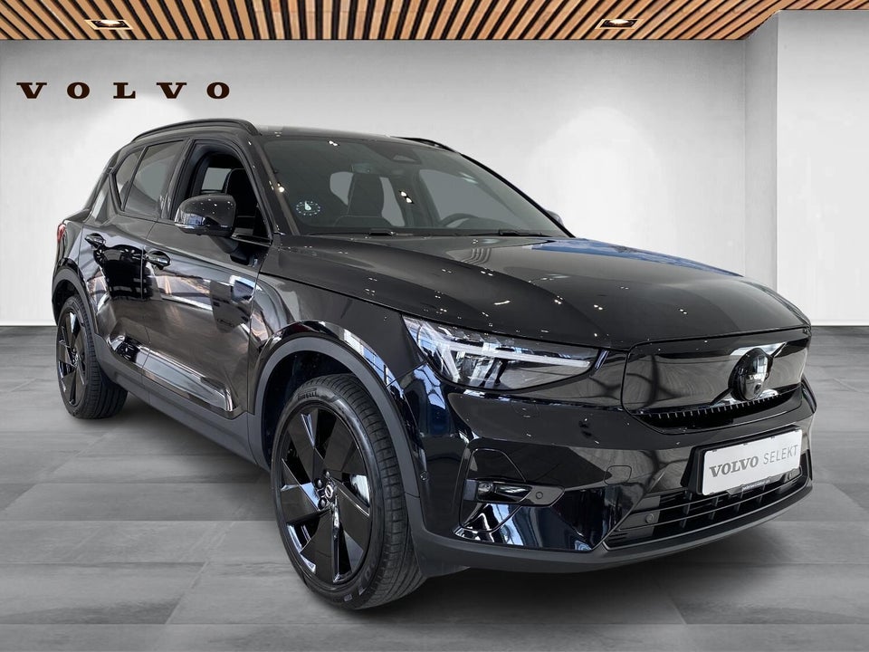 Volvo EX40 Extended Range Black Edition 5d