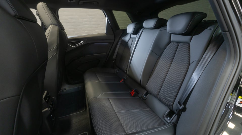 Audi Q4 e-tron 45 S-line 5d