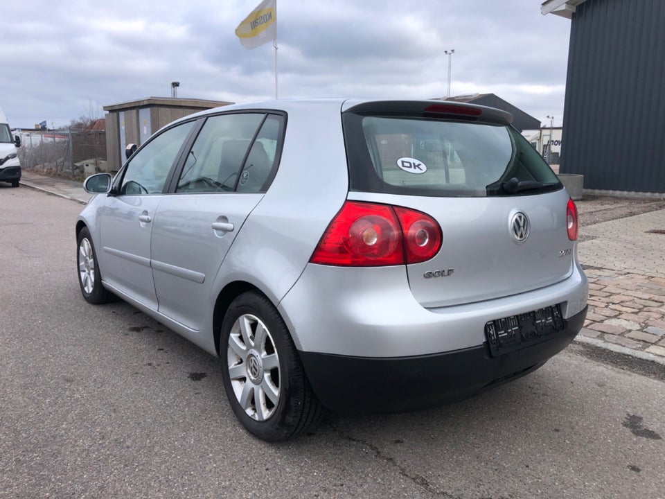 VW Golf V 2,0 FSi Comfortline 5d