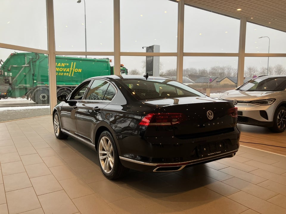 VW Passat 2,0 TDi 150 Elegance+ Pro DSG 4d