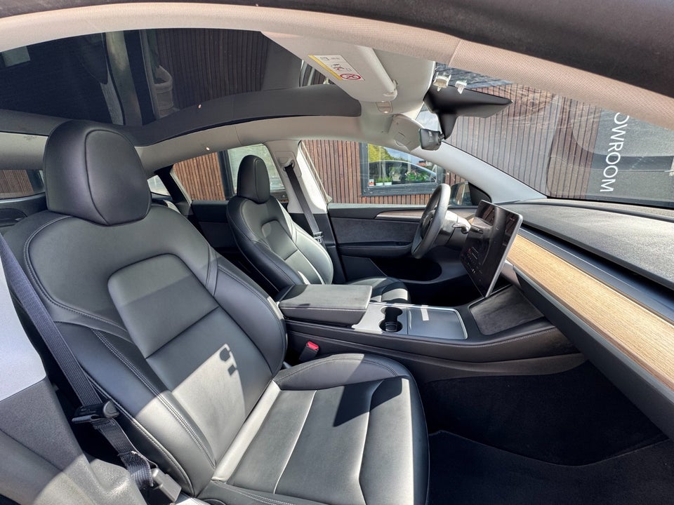 Tesla Model Y Long Range AWD 5d